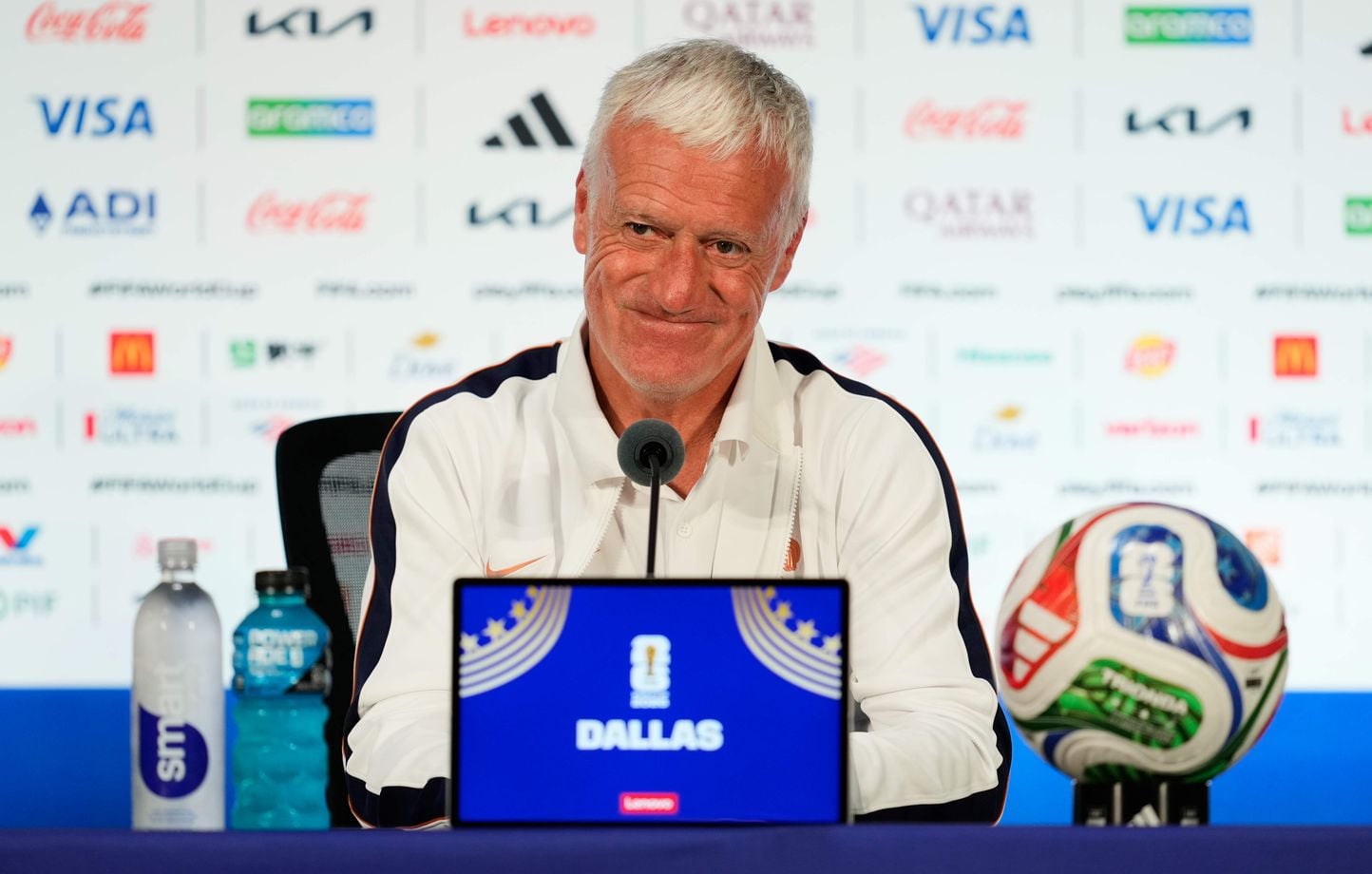 “Sin venganza” para Deschamps, que cree que “España es la favorita”… Sigue la jornada con nosotros… “Sin venganza” para Deschamps, que cree que “España es la favorita”… Sigue la jornada con nosotros…